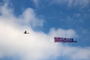 Bannerflug 350 Jahre Merck